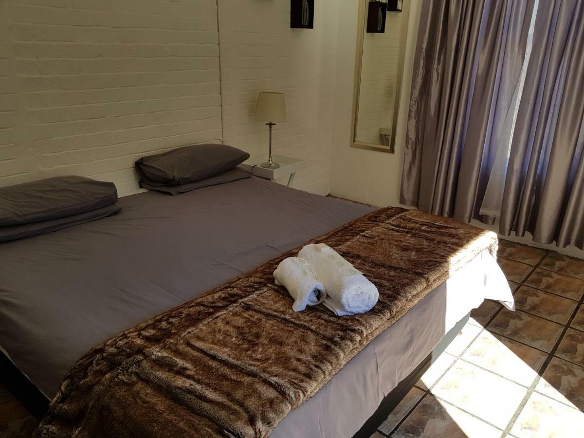 Kgosi Lodge 킴벌리 외부 사진